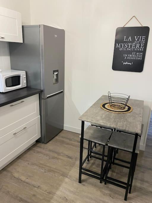 Super Appartement T3 Proche Gare Sens Luaran gambar